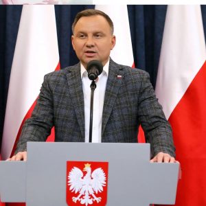 Ukraine must decide its own future, says Poland’s president
