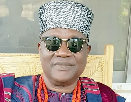 Oba Adedokun Omoniyi Abolarin