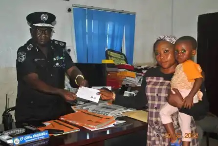 Enugu police command presenting cheques