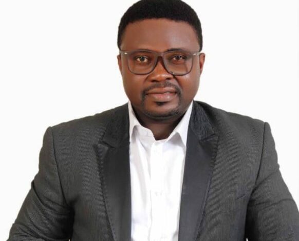 Olufemi Ajadi Oguntoyibo receives media awards