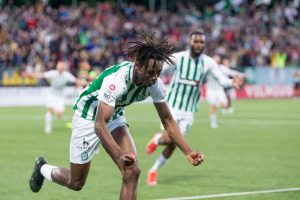 Oyewusi of Zalgiris helps them qualify for Champions League