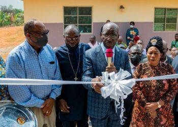 Obaseki vows to deliver more projects in 2022, seeks citizens' collaboration