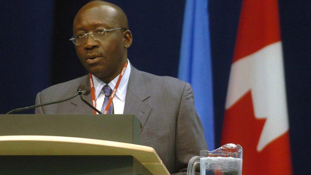 Ayu Reconciles Jang, Useni as 23,000 defect from APC to PDP in Plateau