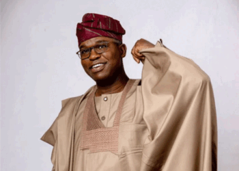 SENATOR TOKUNBO ABIRU URGES TRADESMEN TO TAKE ADVANTAGE OF N300M CONSTITUENCY BUSINESS LOAN