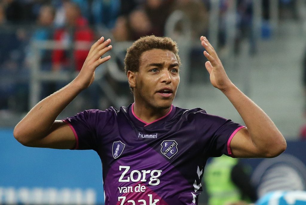 S'Eagle Dessers marks 100th career goal at Kuip