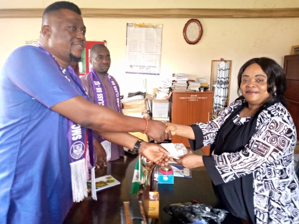 Old Students donate N500,000 to Alma MaterThe Old Students Association of St Michael's College (SMC)
