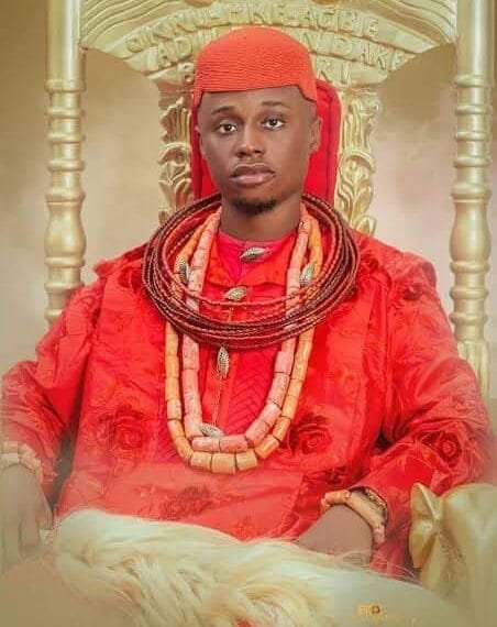 Senator Joel Onowakpo congratulates Pere of Kabowei Kingdom on 7th coronation anniversary