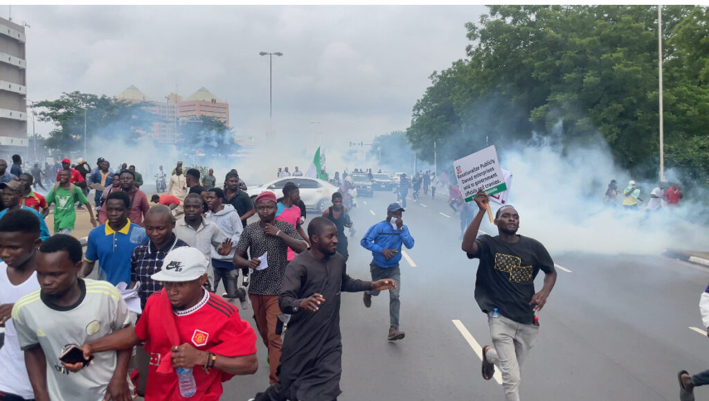 Tensions escalate as police fire Teargas at #FearlessInOctober protesters in Abuja