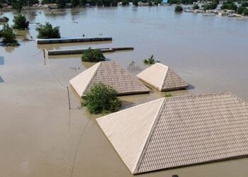 Flood Alert: FG urges Nigerians living near River Bank to relocate