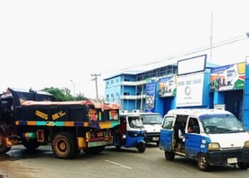 Brake failure causes near fatal accident in Asaba, as many escape death