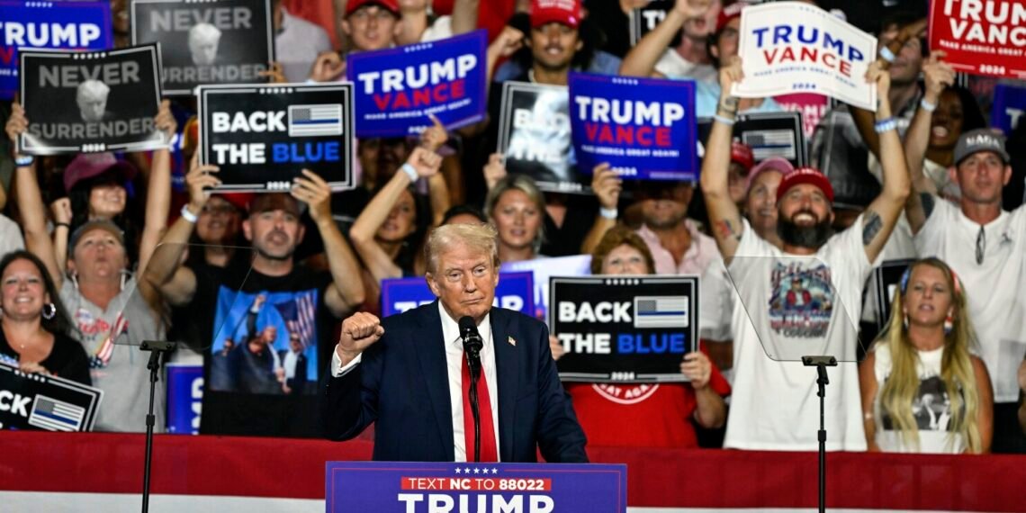 Trump: Americans have spoken, Biden rallies Democratic supporters