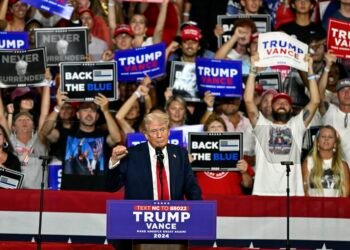 Trump: Americans have spoken, Biden rallies Democratic supporters