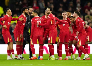 Liverpool crush Tottenham to go 4 points at Premier League summit