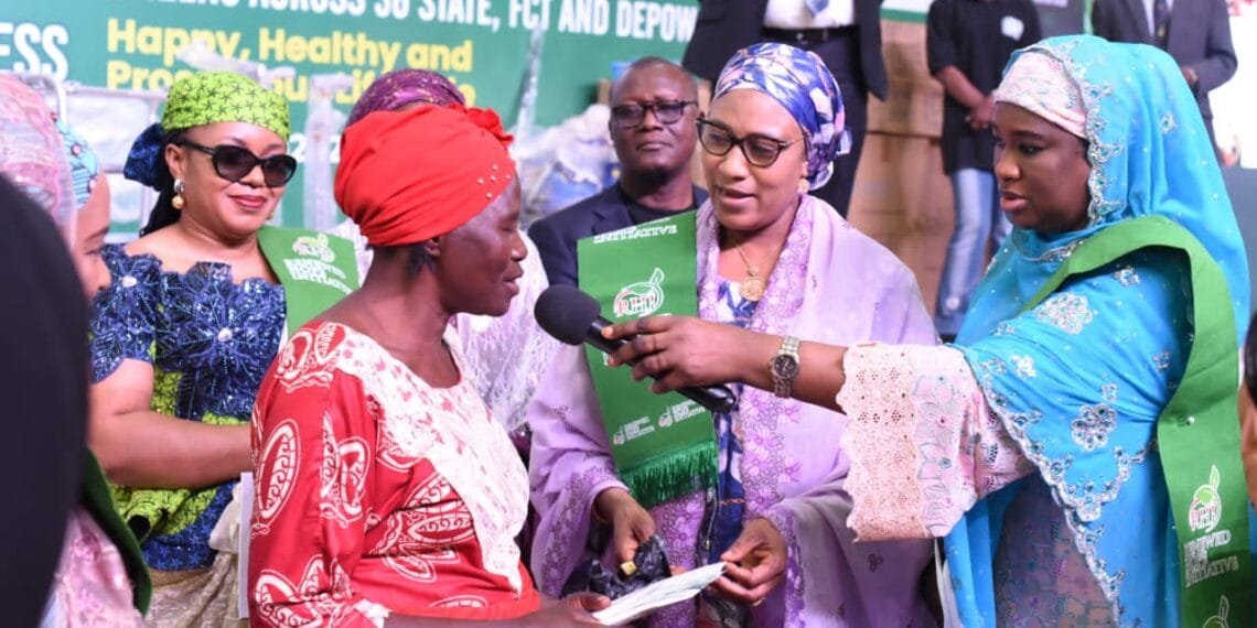 Mahmoud commends first lady's scheme for elderly