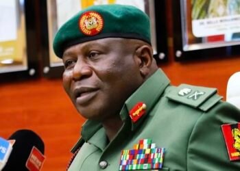 Army Chief urges warrant officers to bridge leadership gap