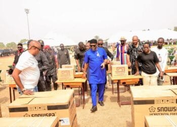 Delta South jubilates as Sen Joel-Onowakpo empowers over 1,000 constituents