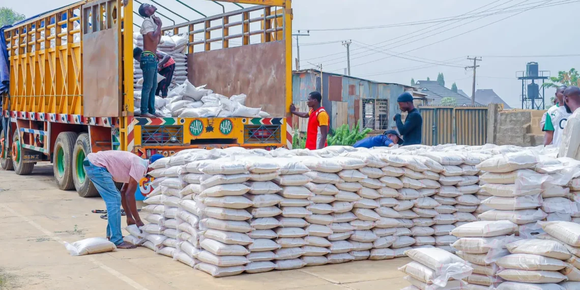 Yuletide: Bayelsa distributes 4, 200 bags of rice to vulnerable persons