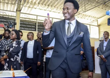 Mozambique opposition leader to return ahead of presidential Inauguration