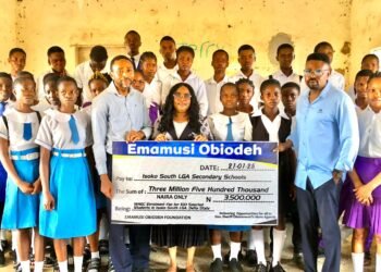 Delta commissioner pays WAEC fees for 100 students in Isoko South