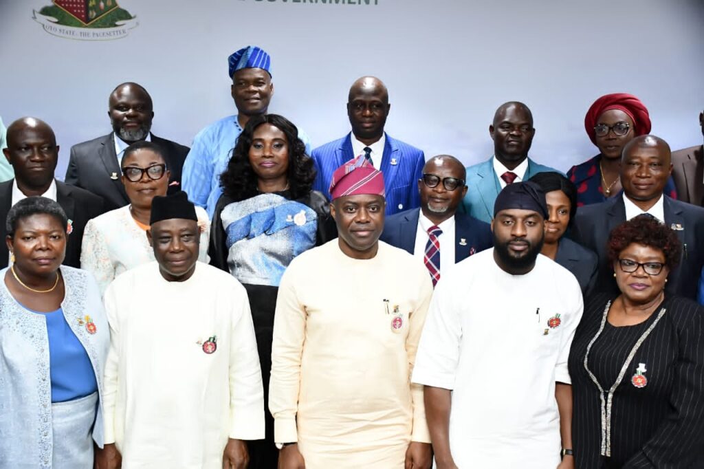Makinde swears in new permanent secretaries
