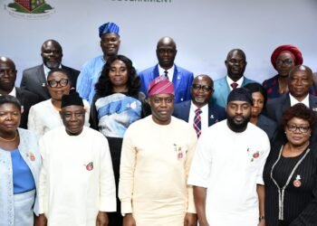 Makinde swears in new permanent secretaries