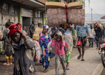 Thousands flee Congo because of rebels
