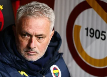 Galatasaray threatens legal action against Mourinho over racist statements
