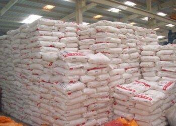 Kefas distributes fertilizers in Taraba