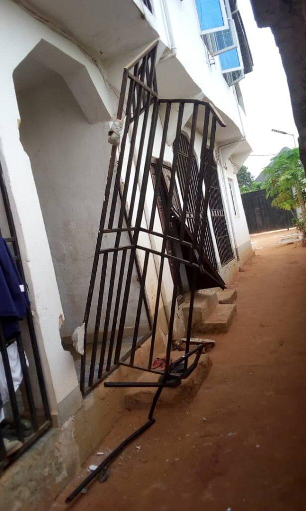 Fear grips residents of Agbala as Armed Robbers hold community hostage for 4 hours