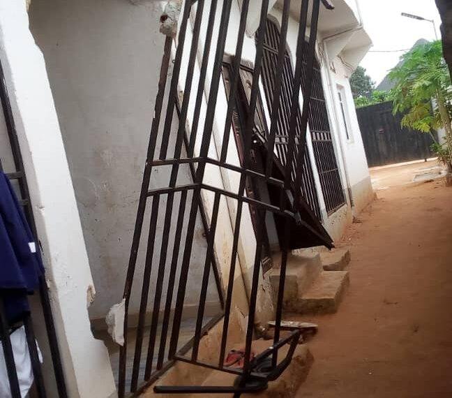 Fear grips residents of Agbala as Armed Robbers hold community hostage for 4 hours