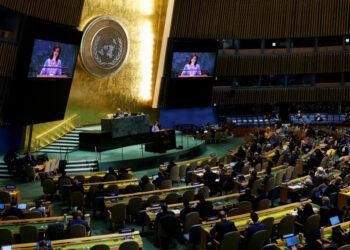 US sides with Russia