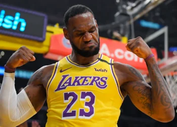 LeBron James makes NBA history with 2,500th 3-pointer in Electrifying Madison Square Garden showdown