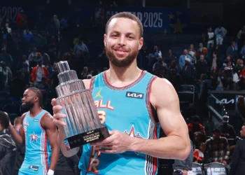 Curry wins MVP, leads Shaq's OGs to All-Star title