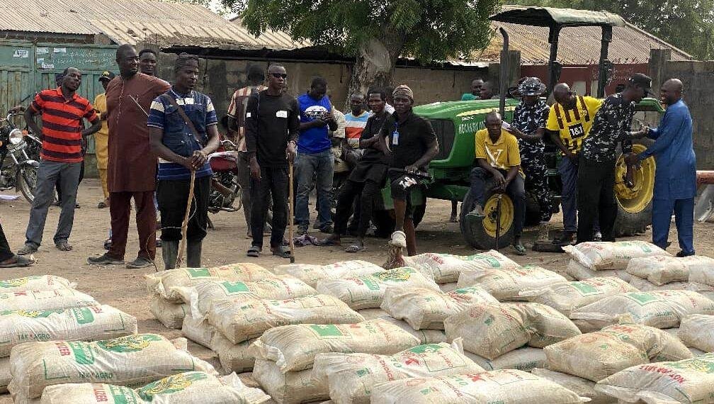 Taraba distributes fertilizers to dry season farmers