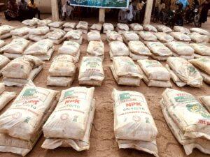 Taraba distributes fertilizers to dry season farmers