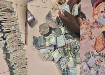 Customs intercepts $578,000 falsely declared by passenger at Lagos airport