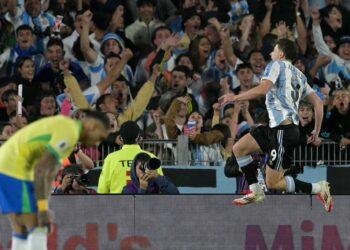 Brazilian captain Marquinhos apologises for embarrassing 4-1 defeat by Argentina