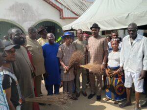 Mammoth crowd as Alade Odiri, Others dump PDP, SDP for APC in Delta