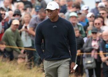Tiger Woods ruptures Achilles’ tendon