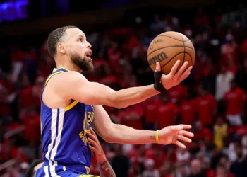 Curry helps Warriors in playoff win against Rockets
