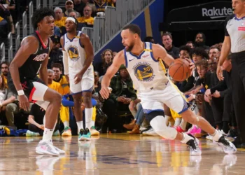 Warriors defeat Rockets in Game 3 of NBA playoffs