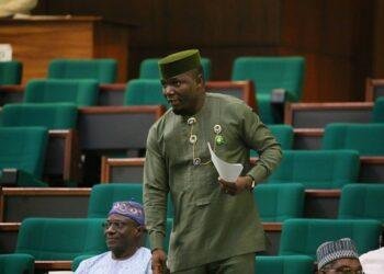 Delta Rep Member Julius Pondi, Ward leaders dump PDP for APC