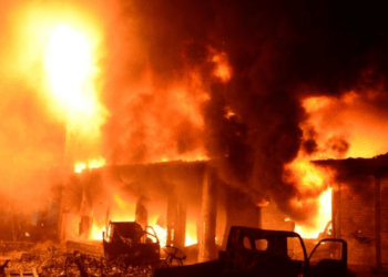 Fire destroys 12 shops, goods worth millions in Ibadan market