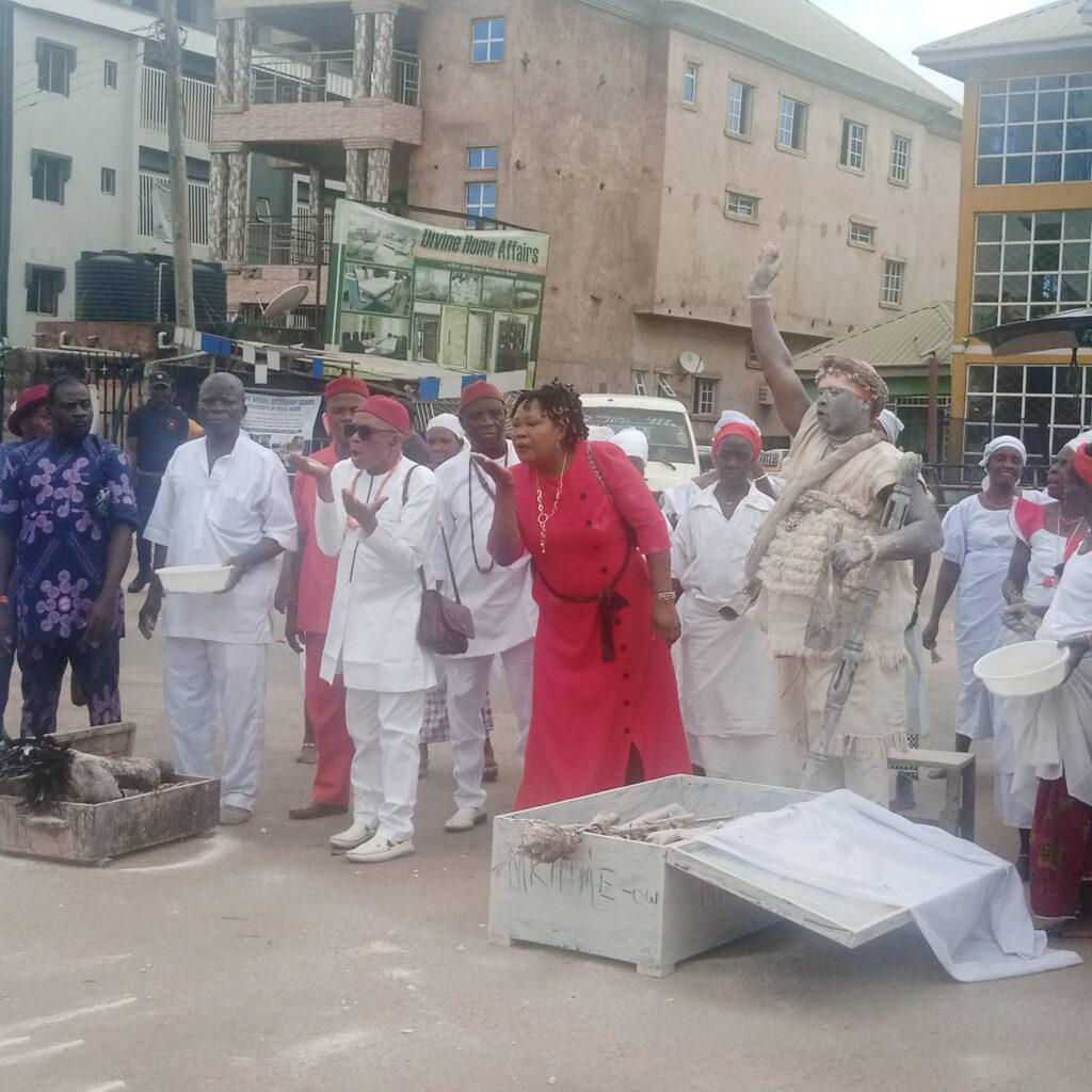 Delta Community declares war on kidnappers, curses criminals in traditional cleansing rite