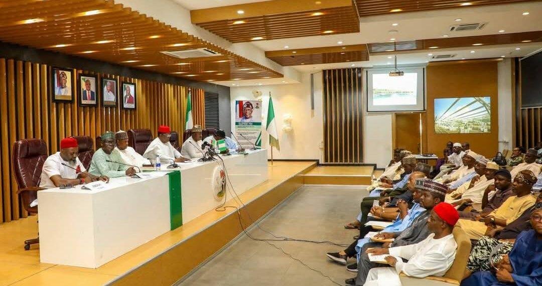 Umahi partners APC State Chairmen for nationwide road project monitoring