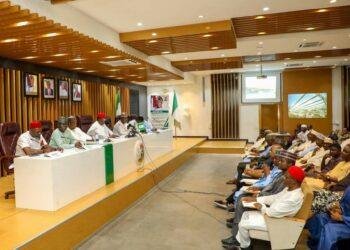 Umahi partners APC State Chairmen for nationwide road project monitoring