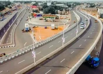 FG demolishing illegal buildings beneath Iddo Bridge over fears of collapse