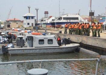 Navy seals 6 illegal refining sites in Niger-Delta, seizes stolen crude