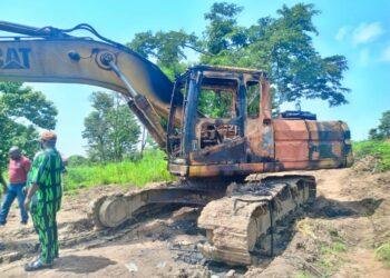 Warlords of warring Ebonyi communities set govt's excavator ablaze