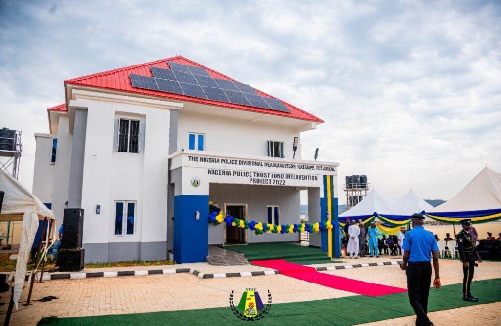 FG commissions Smart Divisional Police Station in Mpape to boost security
